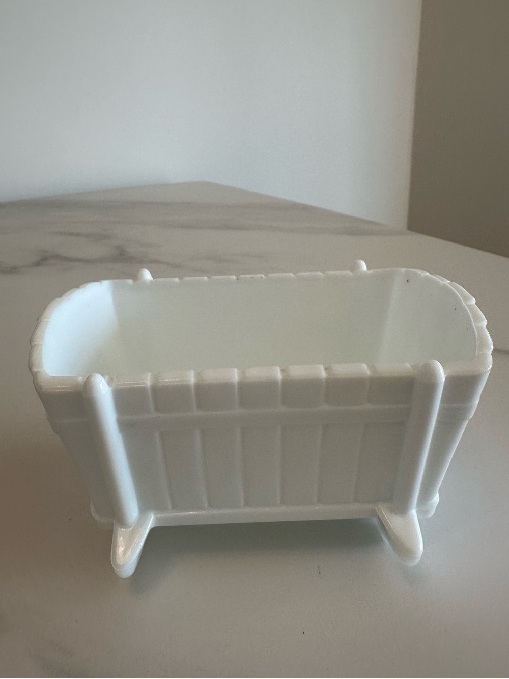 Vintage Indiana Glass Co. White Milk Glass Baby Cradle/Crib Dish